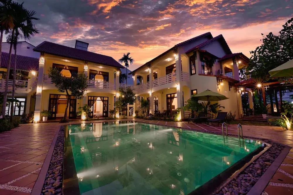 The Muse House 3*