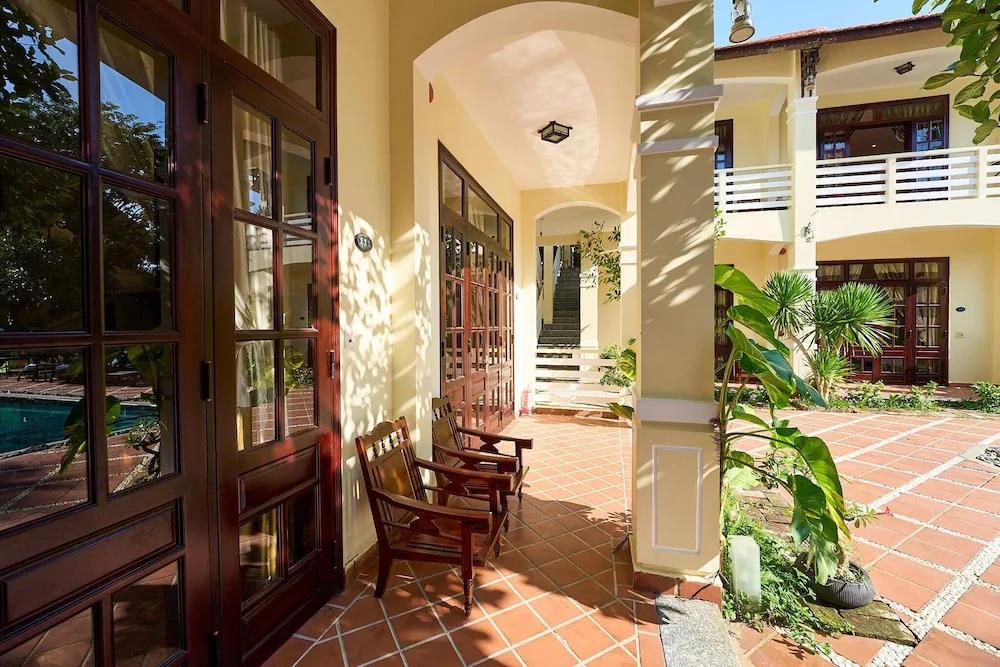 The Muse House 3*