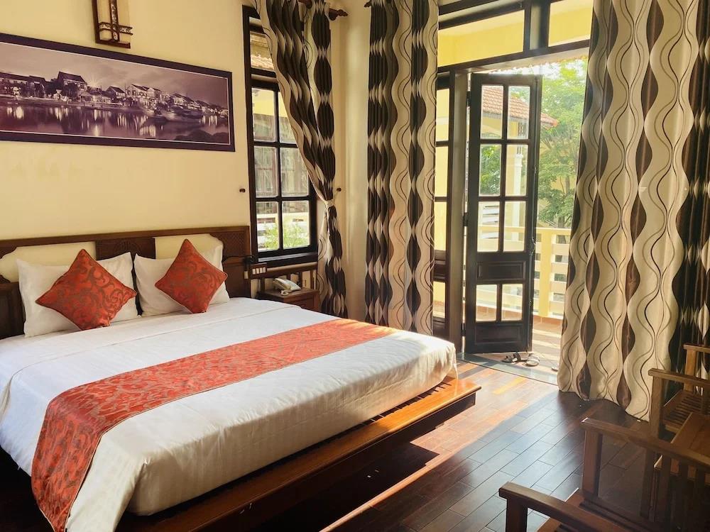 The Muse House 3*