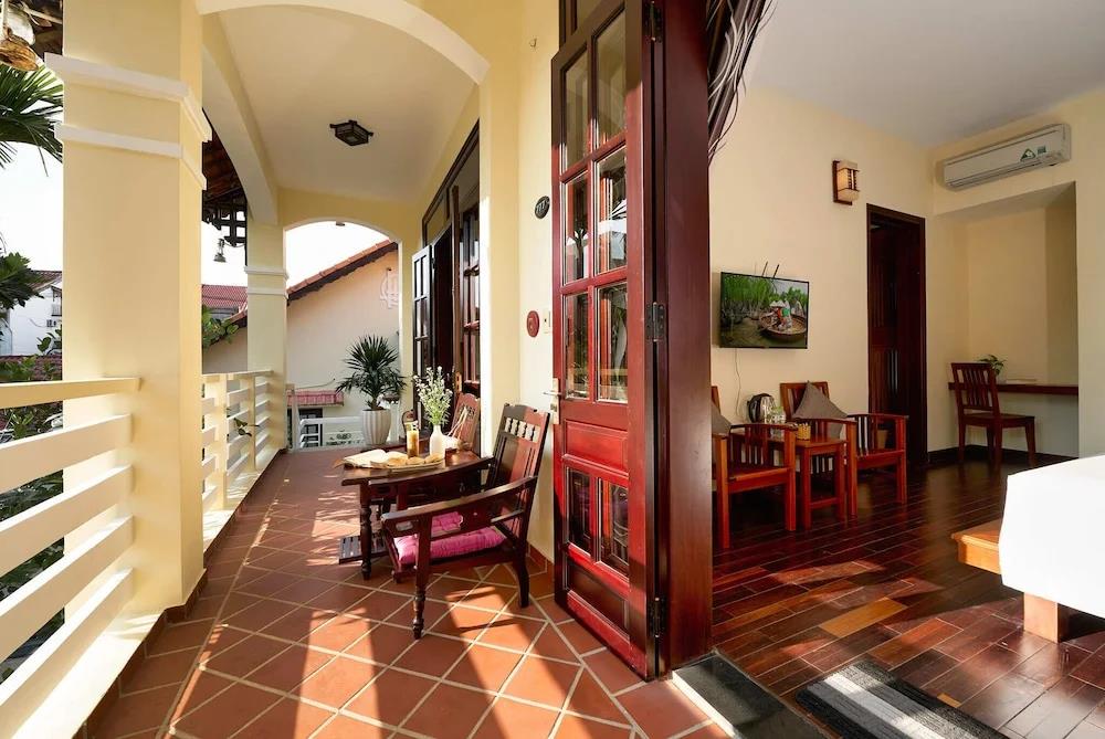 The Muse House 3*