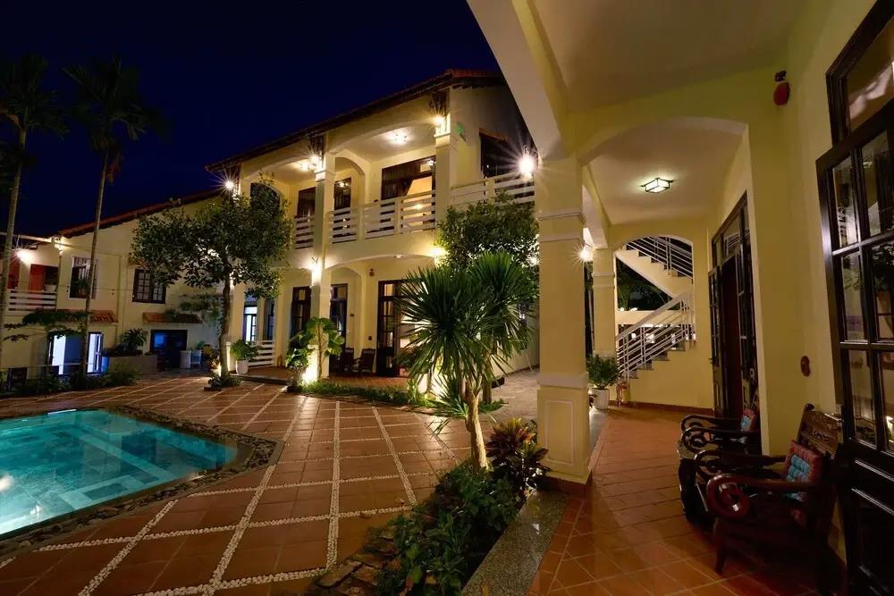 The Muse House 3*