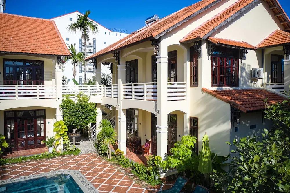 The Muse House 3*