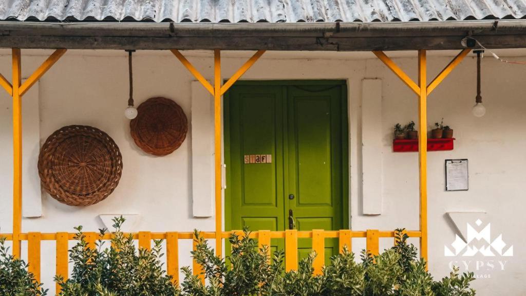 Hotel Gipsy Village 0*