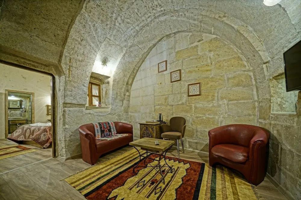Fairy Tale Suites 0*