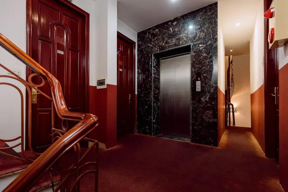 Super OYO Capital O 1173 Le Grand Hanoi Hotel - The Ruby 2*