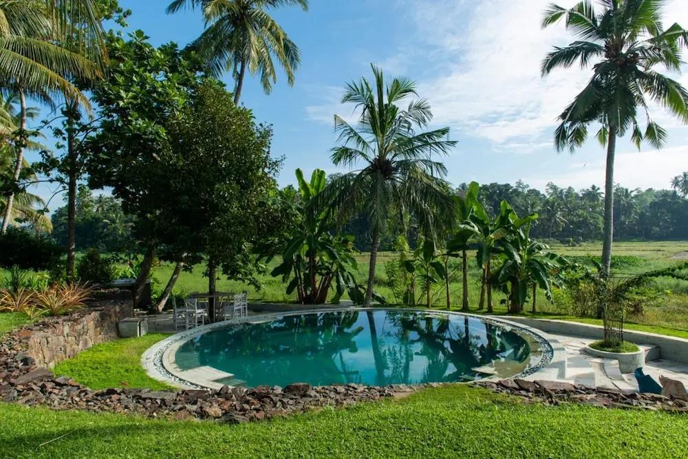 Romantic Honeymoon Villa Overlooking Rice Fields 0*