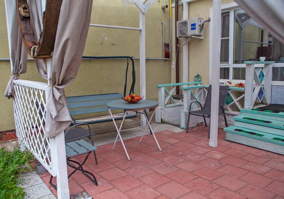 Studija u Morja na Tolstogo 4 0*