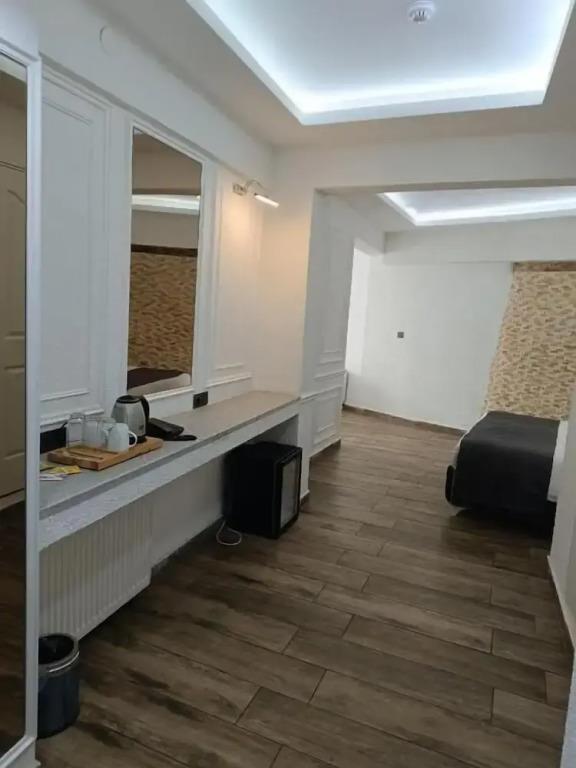 Hotel Efzen 0*