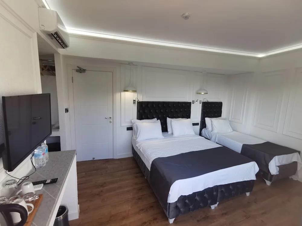 Hotel Efzen 0*