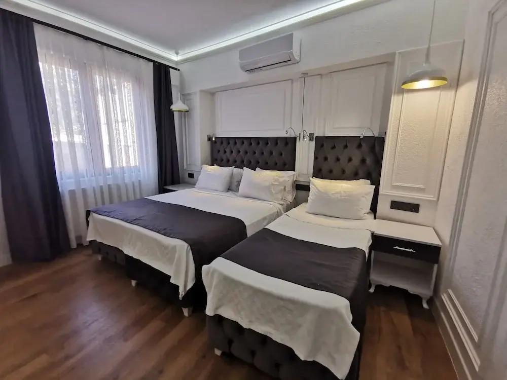 Hotel Efzen 0*
