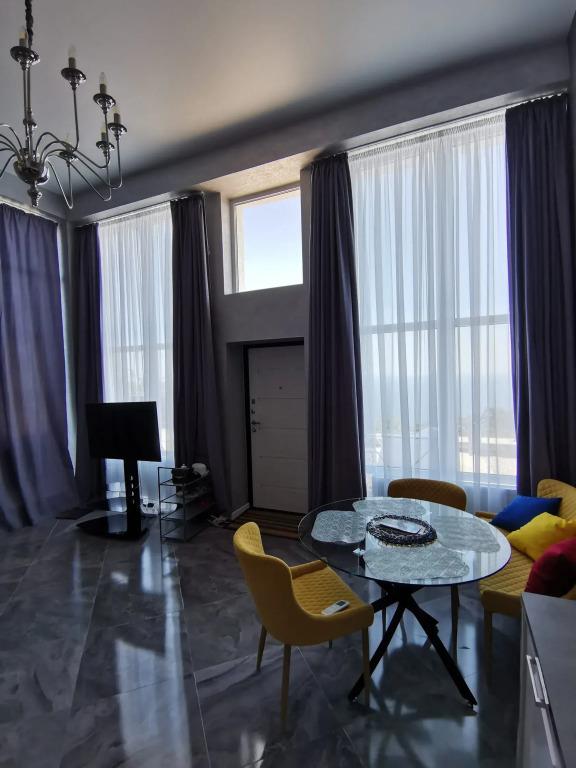 Avalon Apartments 0*