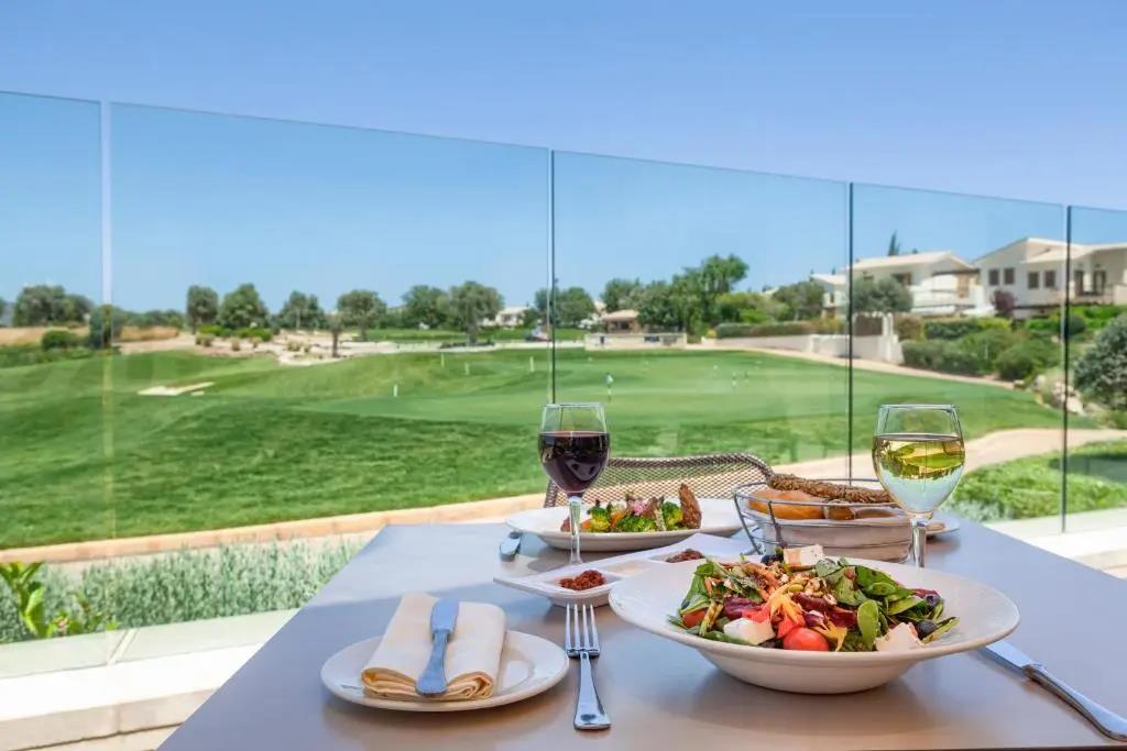 Aphrodite Hills Rentals – Apartments 0*