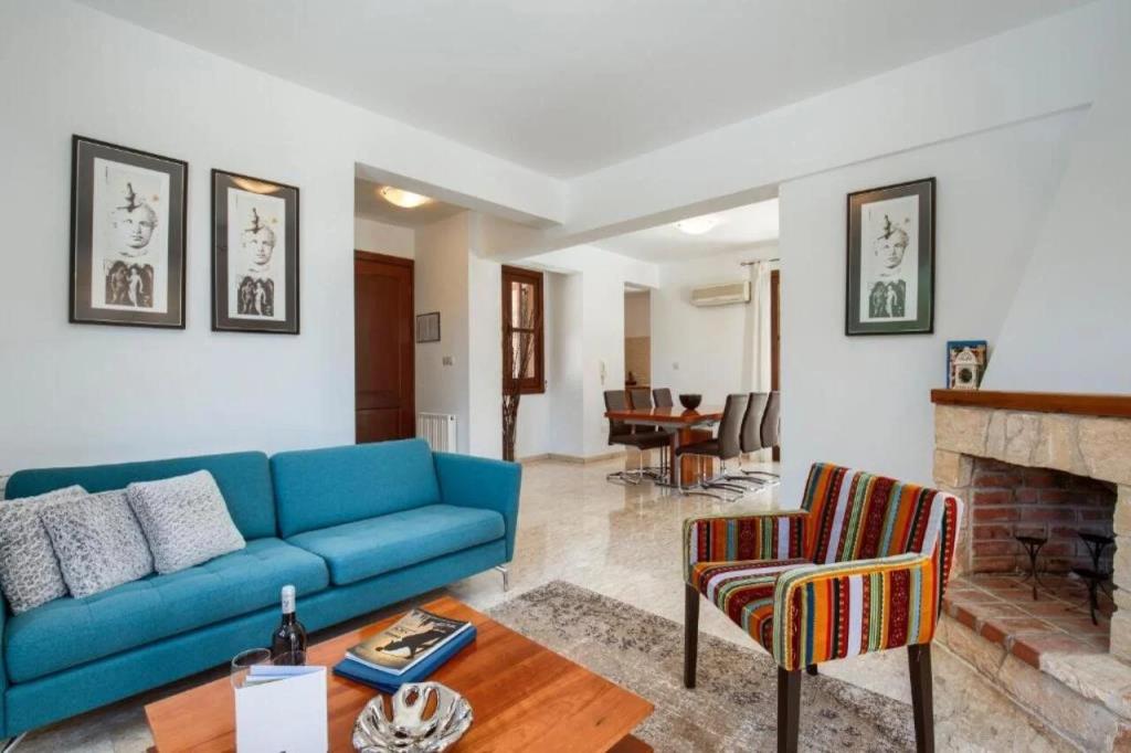 Aphrodite Hills Rentals – Apartments 0*