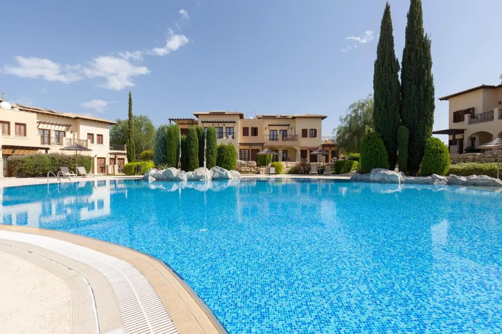 Aphrodite Hills Rentals – Apartments 0*