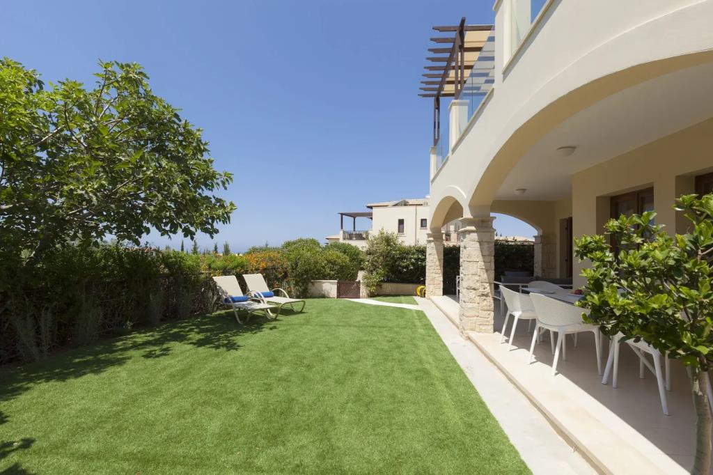 Aphrodite Hills Rentals – Apartments 0*