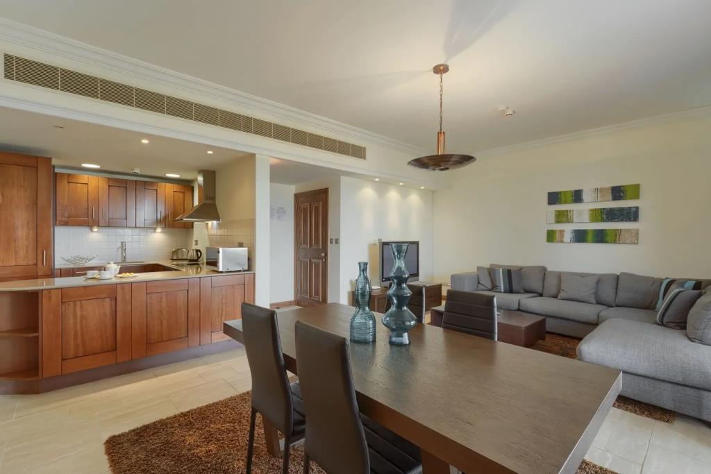 Aphrodite Hills Rentals – Apartments 0*