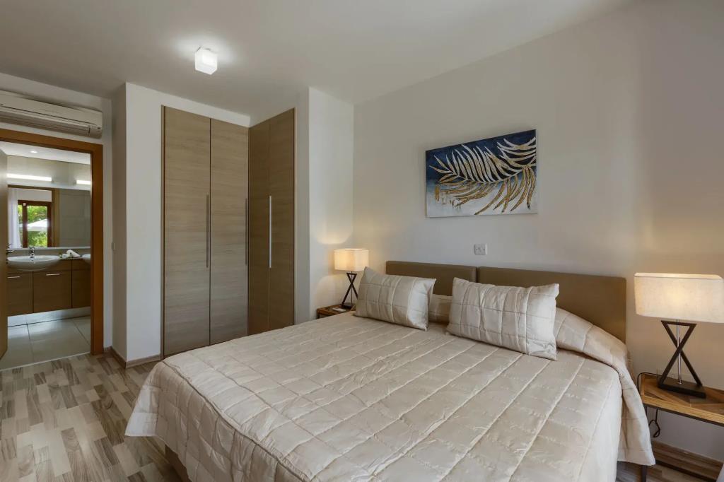 Aphrodite Hills Rentals – Apartments 0*