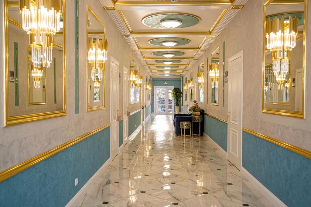 Diamond Hotel 0*