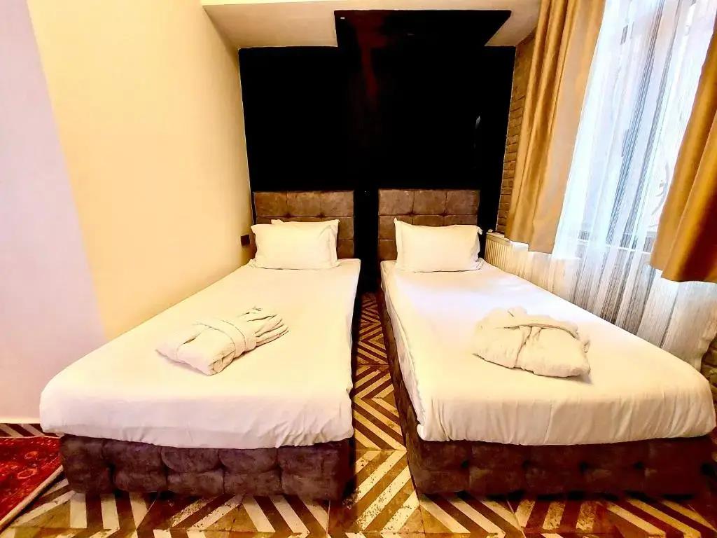 Mates Port Hotel 0*