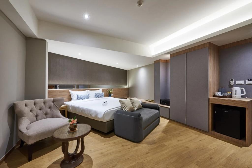 Almas Hotel Bangkok 4*