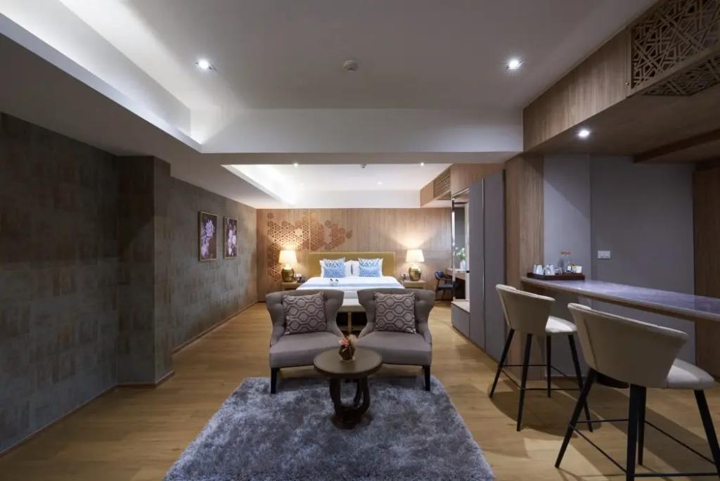 Almas Hotel Bangkok 4*