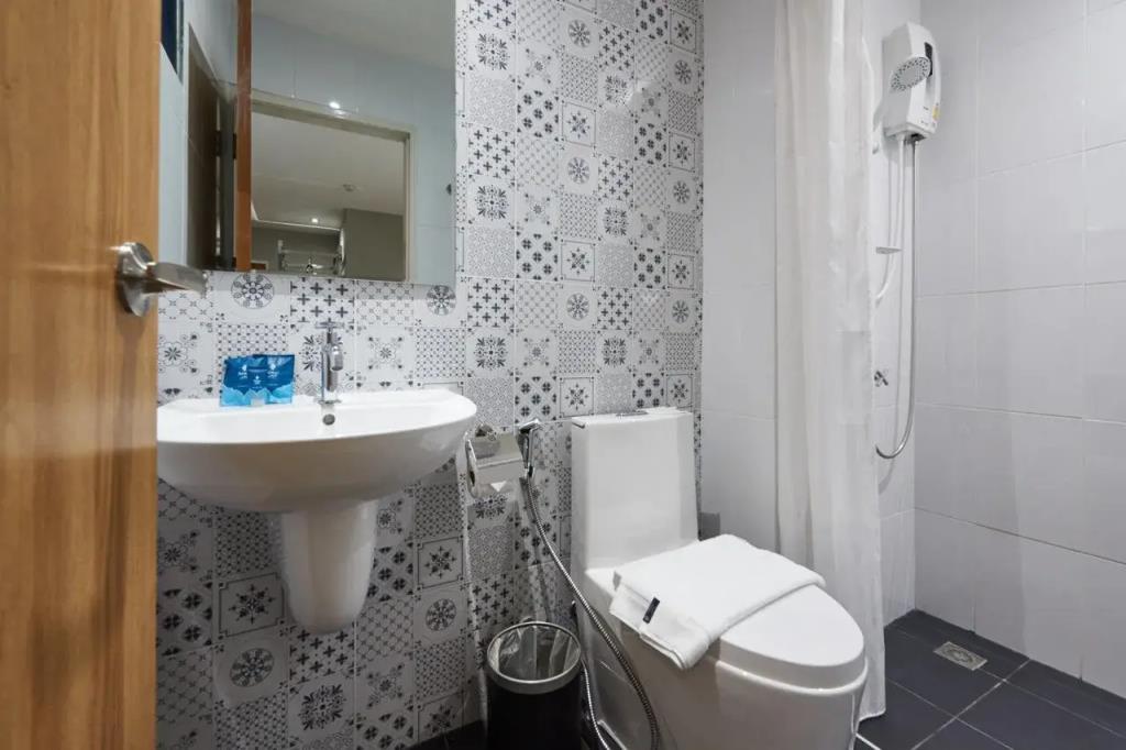 Almas Hotel Bangkok 4*