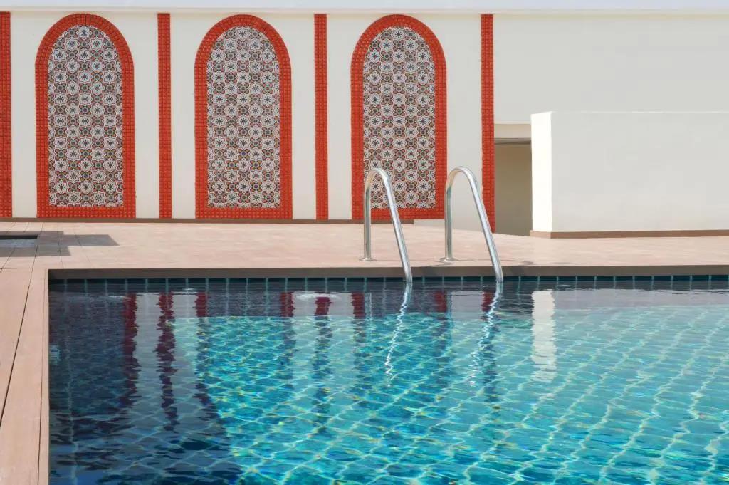 Almas Hotel Bangkok 4*