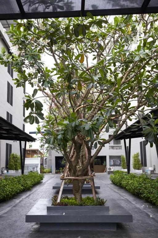 Almas Hotel Bangkok 4*