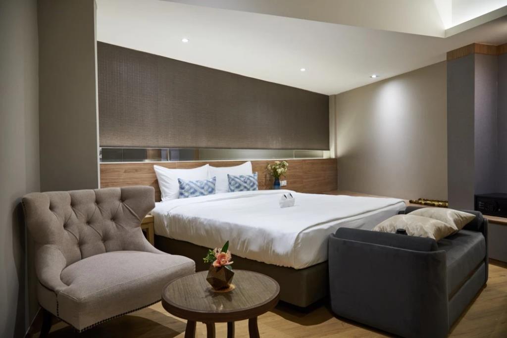 Almas Hotel Bangkok 4*