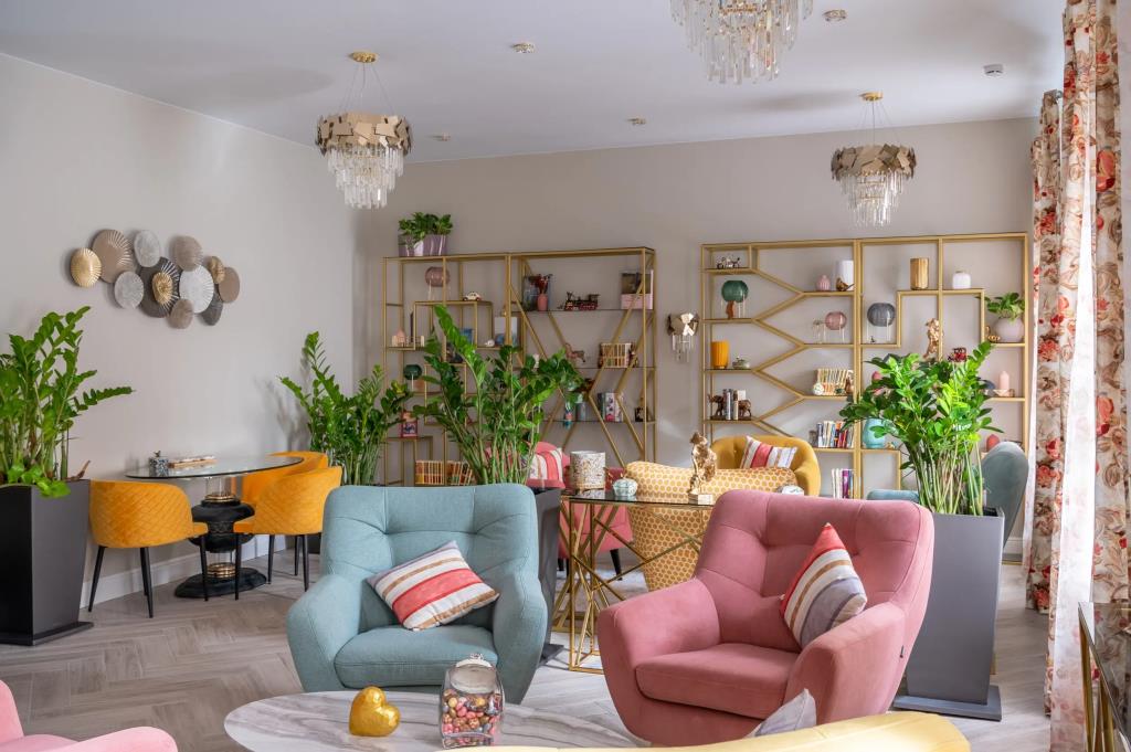 Amato Hotel 4*