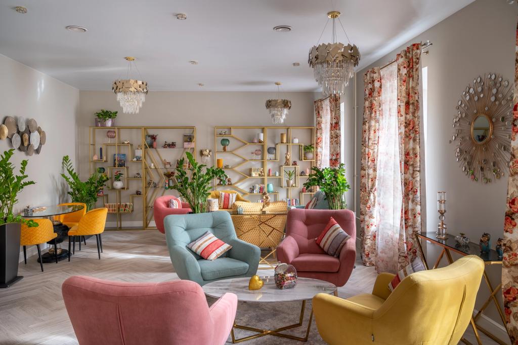 Amato Hotel 4*