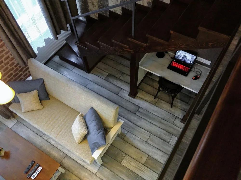 Cozy Studios on Freedom Square 0*