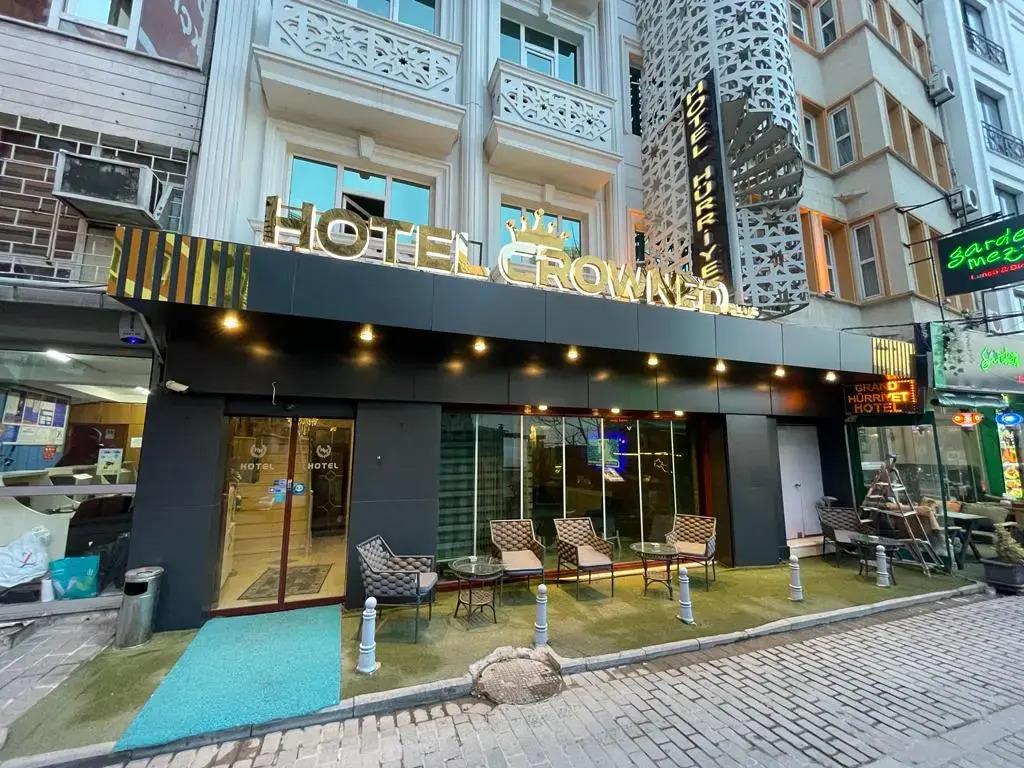 Crowned Plus Hotel 3*
