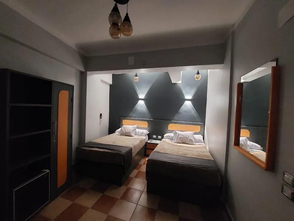 royal hotel 2*
