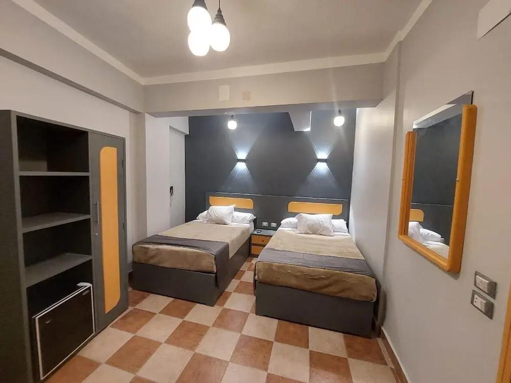 royal hotel 2*