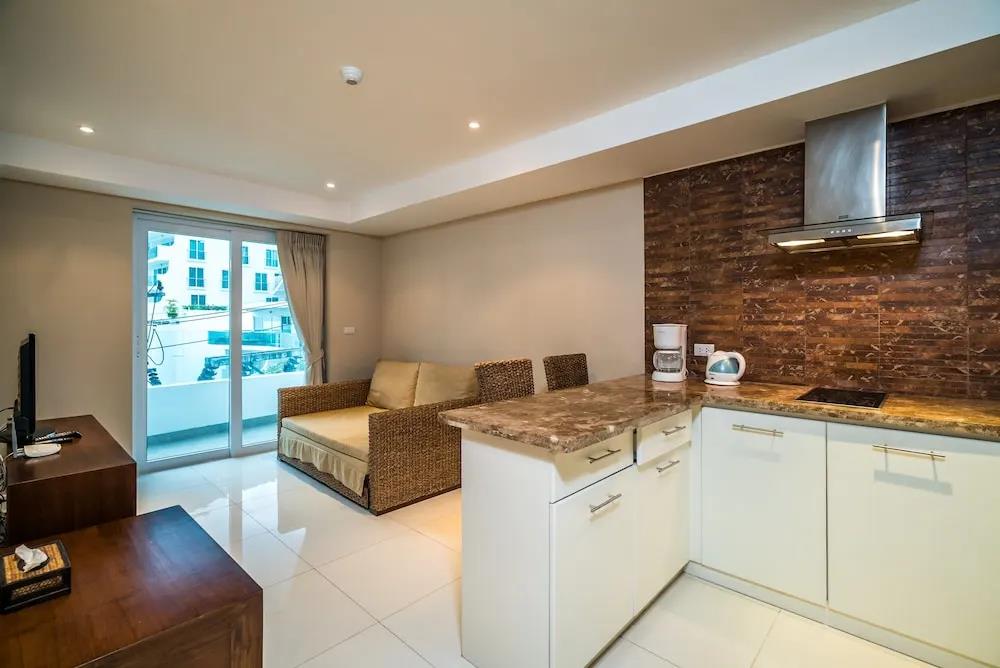 Kata Ocean View Condominium by Lofty 0*