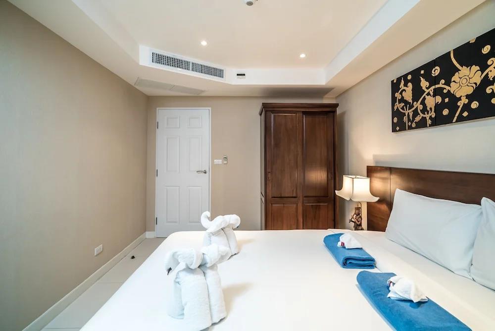 Kata Ocean View Condominium by Lofty 0*