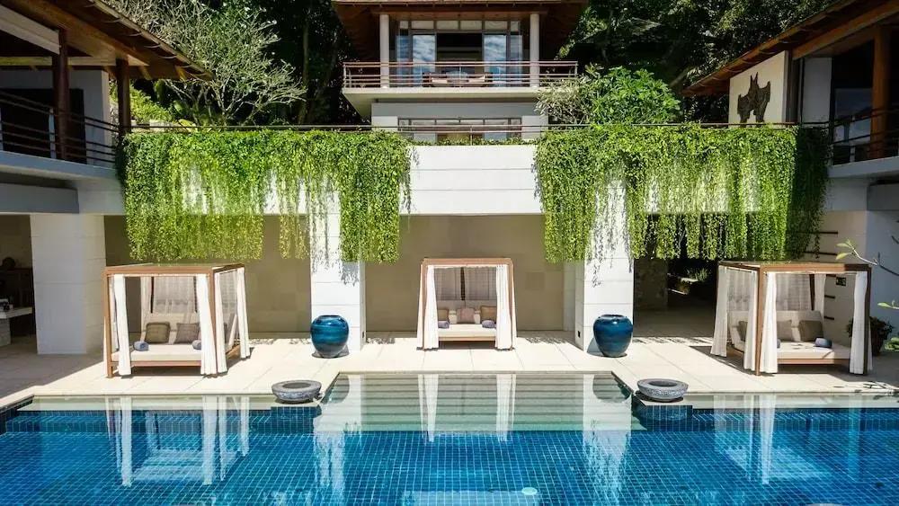 Villa Chelay - Luxury Waterfront Villa 0*