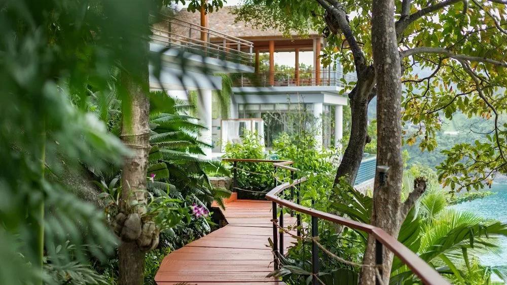 Villa Chelay - Luxury Waterfront Villa 0*