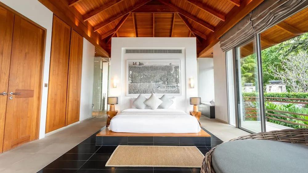 Villa Chelay - Luxury Waterfront Villa 0*