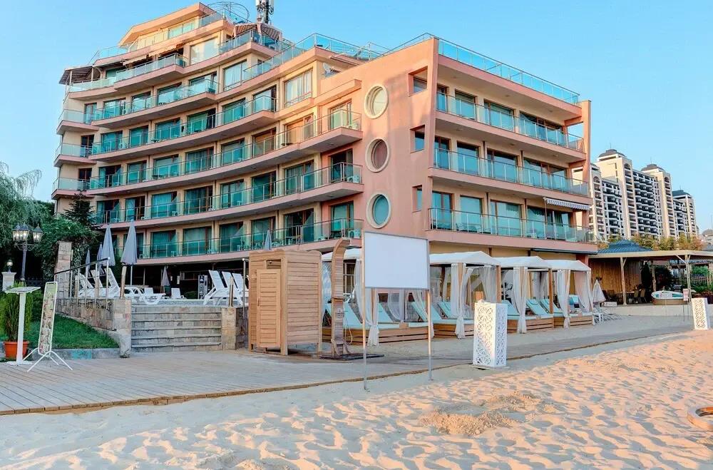 Marty's Beachfront Apartments 0*