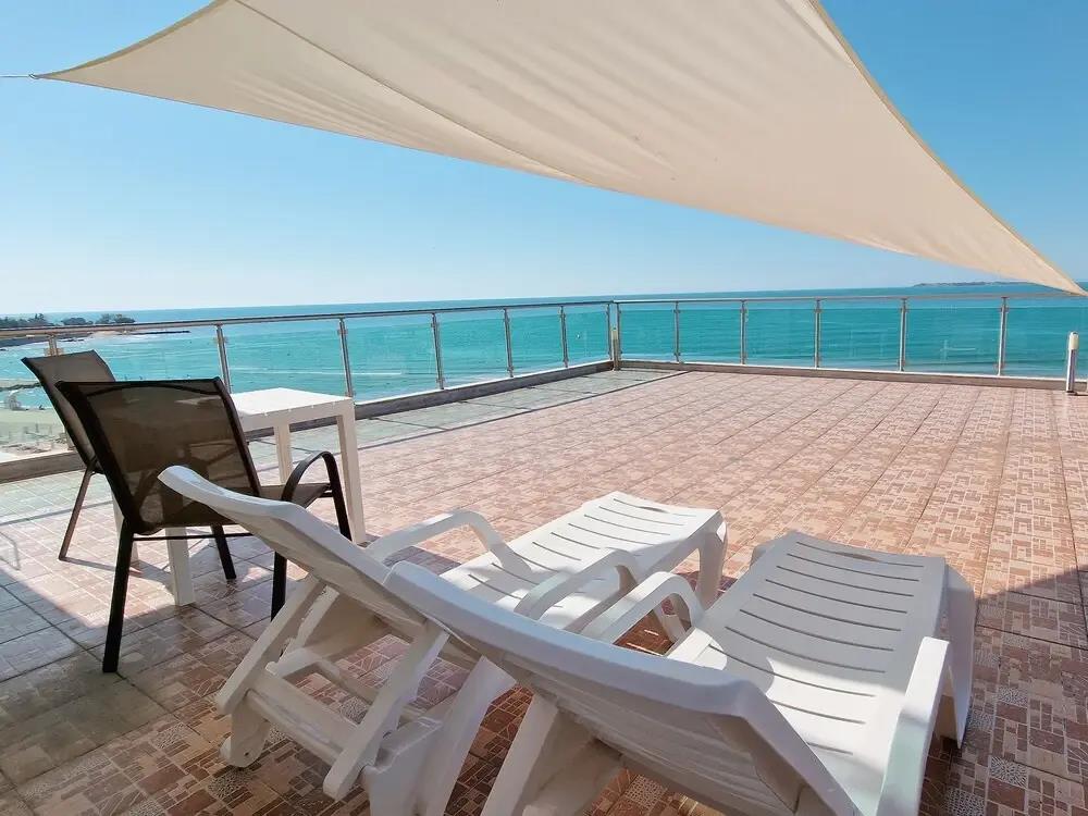 Marty's Beachfront Apartments 0*