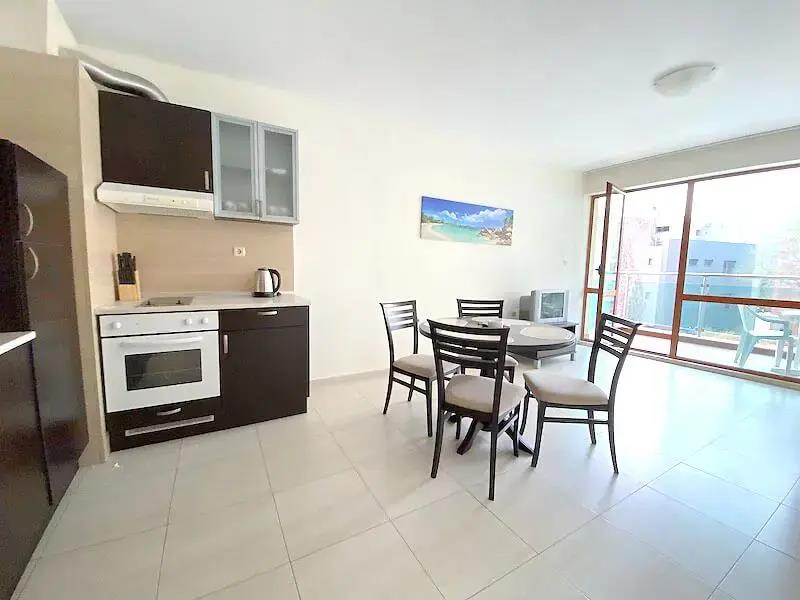 Marty's Beachfront Apartments 0*