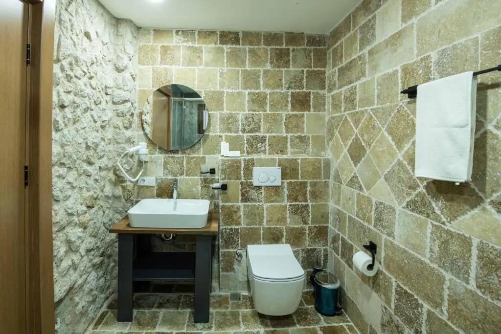 Ahiyan Hotel 0*