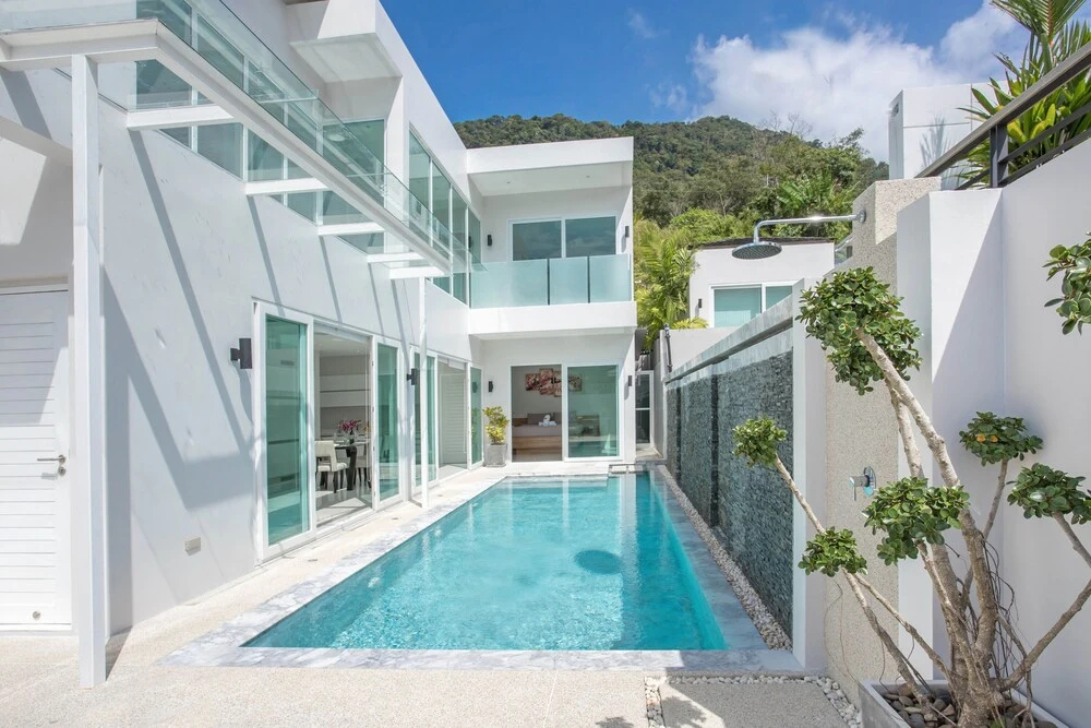 Elegant Designer 4BR Pool Villa Skylight 0*