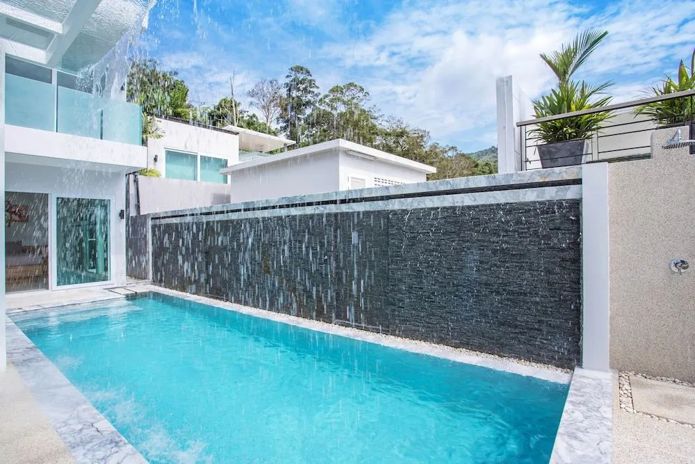 Elegant Designer 4BR Pool Villa Skylight 0*