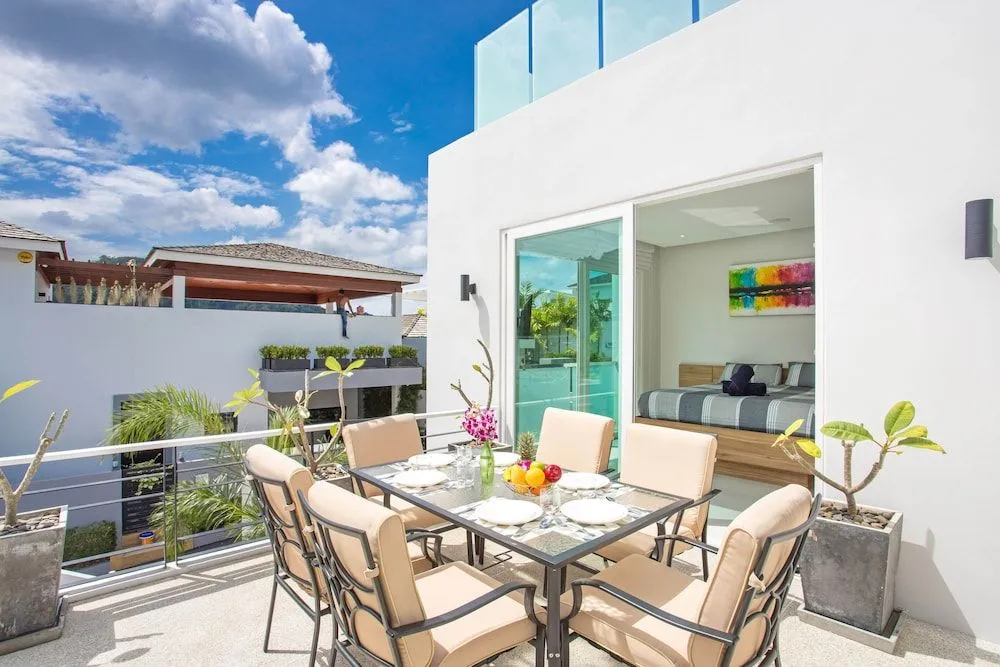 Elegant Designer 4BR Pool Villa Skylight 0*