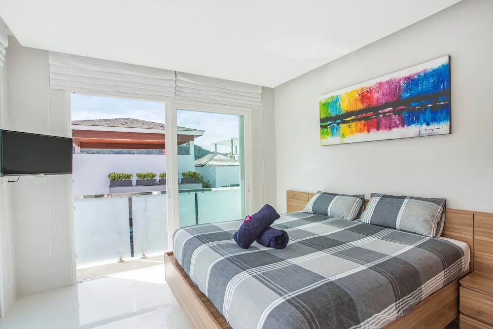 Elegant Designer 4BR Pool Villa Skylight 0*