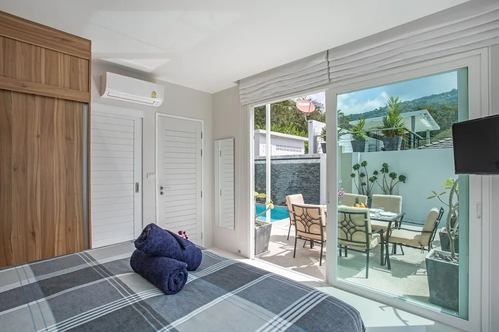 Elegant Designer 4BR Pool Villa Skylight 0*