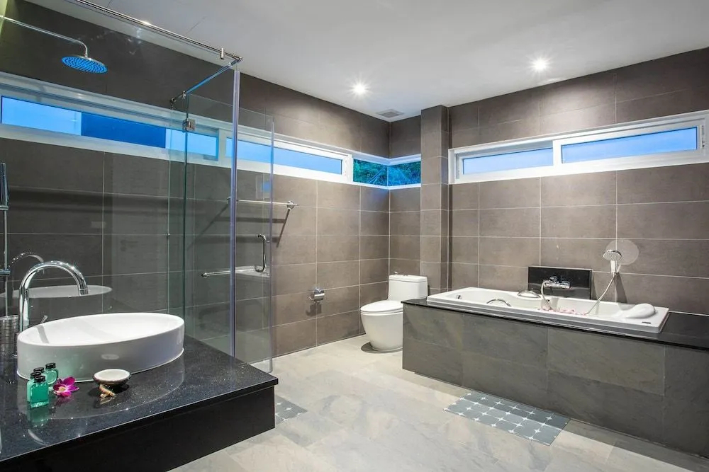 Elegant Designer 4BR Pool Villa Skylight 0*